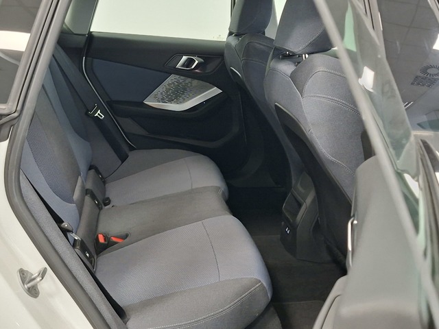 BMW Serie 2 218d Gran Coupe color Blanco. Año 2025. 110KW(150CV). Diésel. En concesionario Automoviles Bertolin, S.L. de Valencia