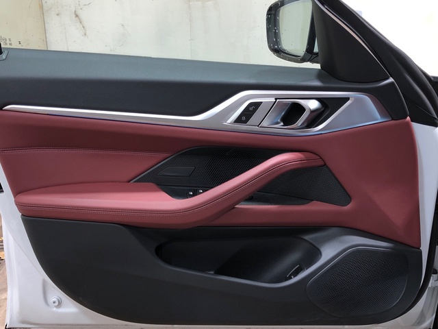 BMW i4 eDrive35 color Blanco. Año 2025. 210KW(286CV). Eléctrico. En concesionario Movilnorte Las Rozas de Madrid