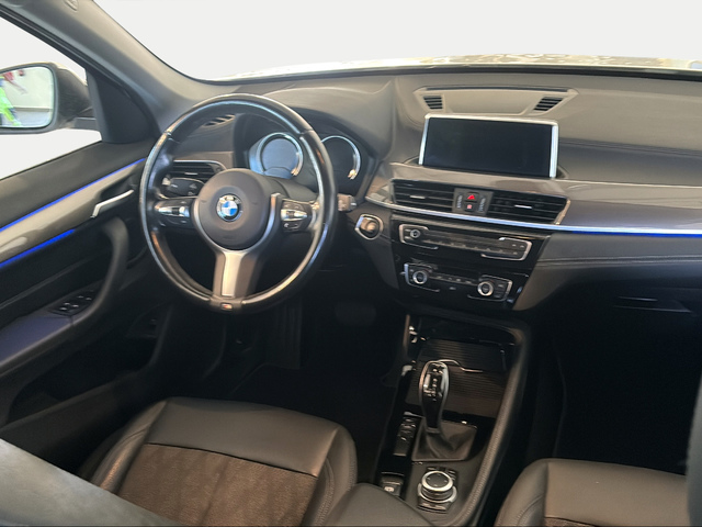 BMW X1 sDrive18i color Blanco. Año 2022. 103KW(140CV). Gasolina. En concesionario Carteya Motor | Campo de Gibraltar de Cádiz