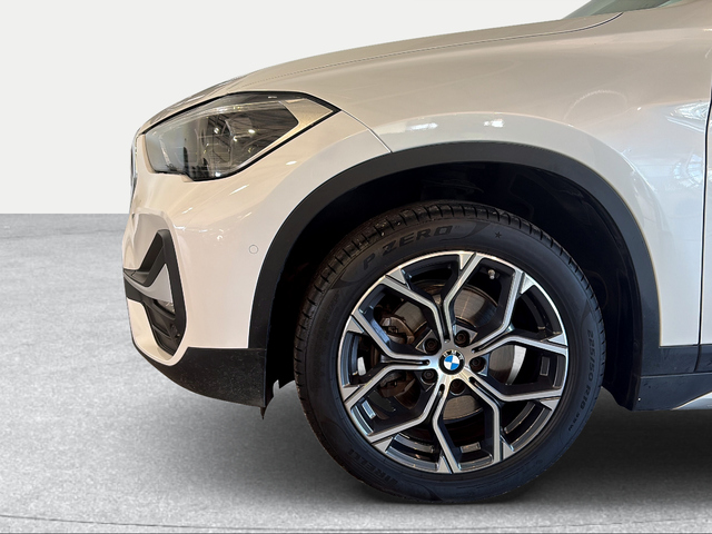 BMW X1 sDrive18i color Blanco. Año 2022. 103KW(140CV). Gasolina. En concesionario Carteya Motor | Campo de Gibraltar de Cádiz