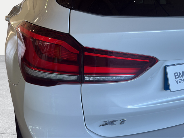 BMW X1 sDrive18i color Blanco. Año 2022. 103KW(140CV). Gasolina. En concesionario Carteya Motor | Campo de Gibraltar de Cádiz