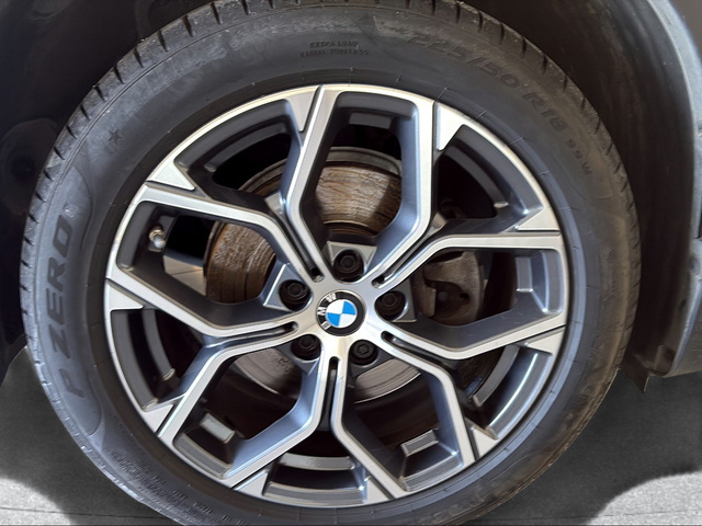 BMW X1 sDrive18i color Blanco. Año 2022. 103KW(140CV). Gasolina. En concesionario Carteya Motor | Campo de Gibraltar de Cádiz