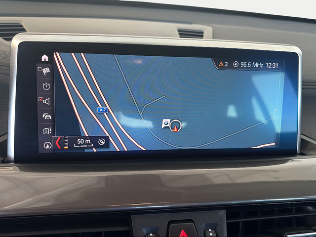 BMW X1 sDrive18i color Blanco. Año 2022. 103KW(140CV). Gasolina. En concesionario Carteya Motor | Campo de Gibraltar de Cádiz