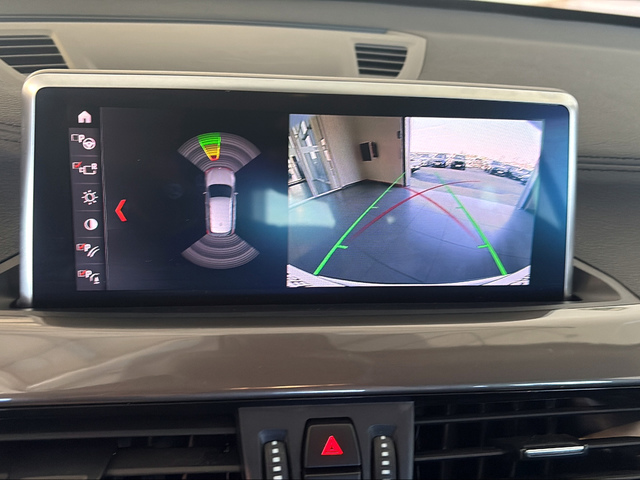 BMW X1 sDrive18i color Blanco. Año 2022. 103KW(140CV). Gasolina. En concesionario Carteya Motor | Campo de Gibraltar de Cádiz