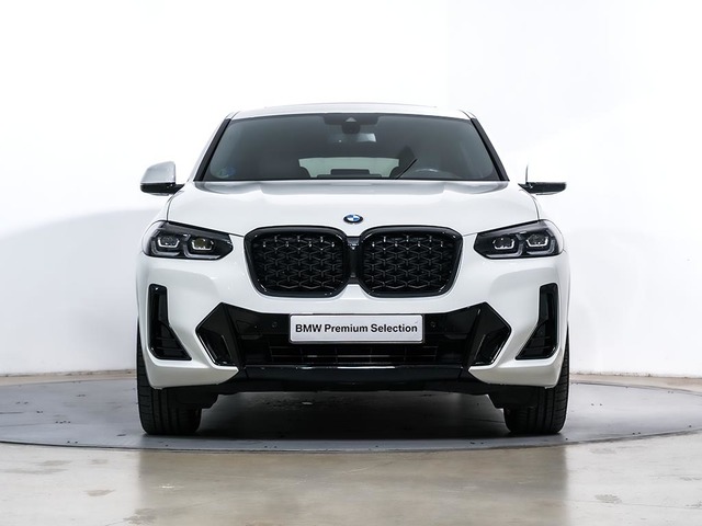 BMW X4 xDrive20d color Blanco. Año 2024. 140KW(190CV). Diésel. En concesionario Oliva Motor Tarragona de Tarragona