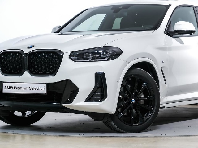 BMW X4 xDrive20d color Blanco. Año 2024. 140KW(190CV). Diésel. En concesionario Oliva Motor Tarragona de Tarragona