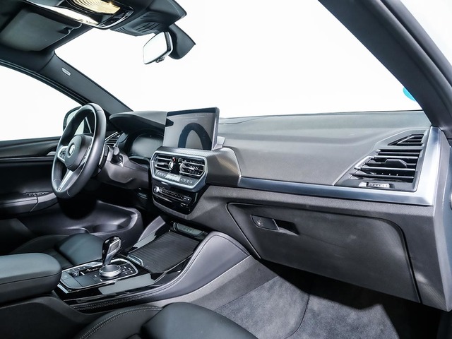 BMW X4 xDrive20d color Blanco. Año 2024. 140KW(190CV). Diésel. En concesionario Oliva Motor Tarragona de Tarragona