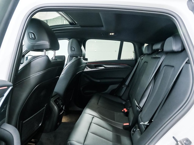 BMW X4 xDrive20d color Blanco. Año 2024. 140KW(190CV). Diésel. En concesionario Oliva Motor Tarragona de Tarragona