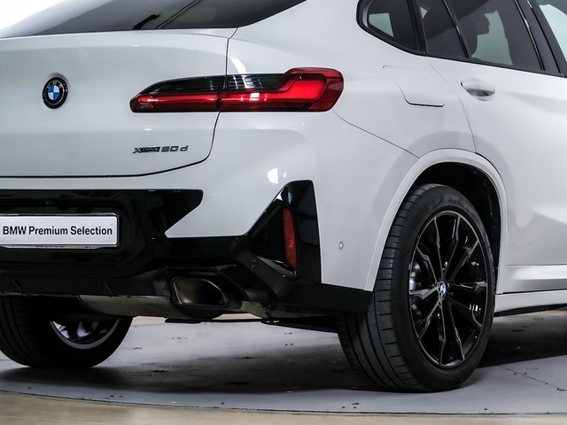 BMW X4 xDrive20d color Blanco. Año 2024. 140KW(190CV). Diésel. En concesionario Oliva Motor Tarragona de Tarragona