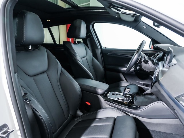 BMW X4 xDrive20d color Blanco. Año 2024. 140KW(190CV). Diésel. En concesionario Oliva Motor Tarragona de Tarragona