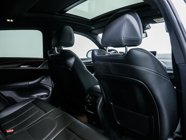 BMW X4 xDrive20d color Blanco. Año 2024. 140KW(190CV). Diésel. En concesionario Oliva Motor Tarragona de Tarragona