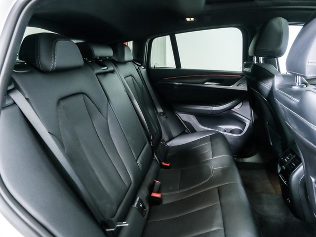 BMW X4 xDrive20d color Blanco. Año 2024. 140KW(190CV). Diésel. En concesionario Oliva Motor Tarragona de Tarragona