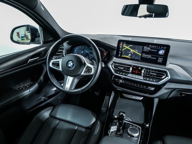 BMW X4 xDrive20d color Blanco. Año 2024. 140KW(190CV). Diésel. En concesionario Oliva Motor Tarragona de Tarragona