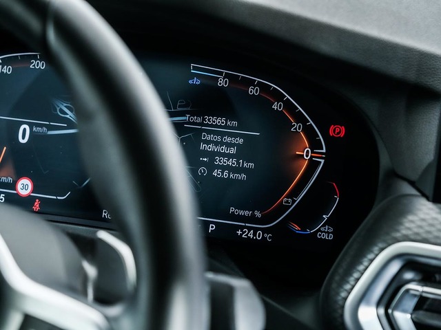 BMW X4 xDrive20d color Blanco. Año 2024. 140KW(190CV). Diésel. En concesionario Oliva Motor Tarragona de Tarragona