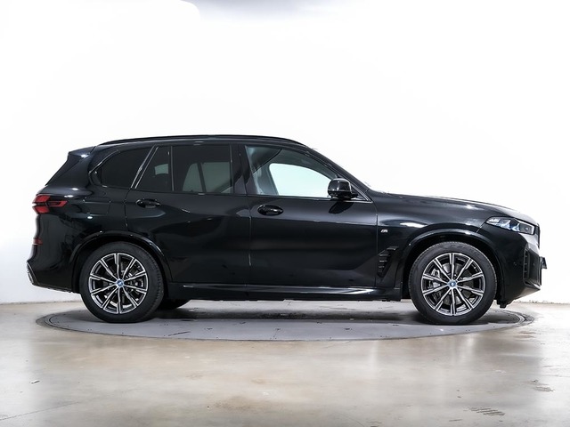 BMW X5 xDrive50e color Negro. Año 2024. 360KW(489CV). Híbrido Electro/Gasolina. En concesionario Oliva Motor Tarragona de Tarragona