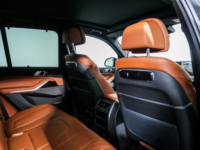 BMW X5 xDrive50e color Negro. Año 2024. 360KW(489CV). Híbrido Electro/Gasolina. En concesionario Oliva Motor Tarragona de Tarragona