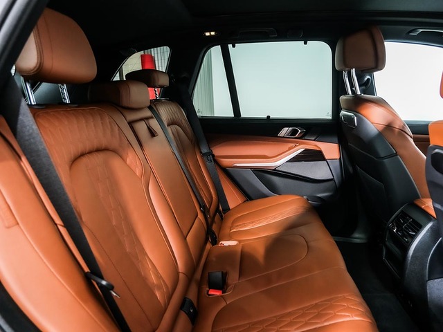 BMW X5 xDrive50e color Negro. Año 2024. 360KW(489CV). Híbrido Electro/Gasolina. En concesionario Oliva Motor Tarragona de Tarragona