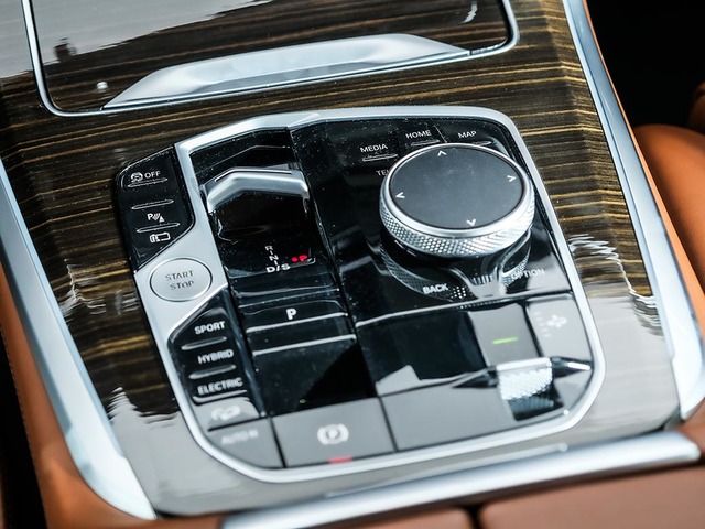 BMW X5 xDrive50e color Negro. Año 2024. 360KW(489CV). Híbrido Electro/Gasolina. En concesionario Oliva Motor Tarragona de Tarragona