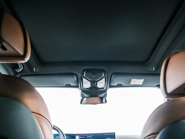 BMW X5 xDrive50e color Negro. Año 2024. 360KW(489CV). Híbrido Electro/Gasolina. En concesionario Oliva Motor Tarragona de Tarragona