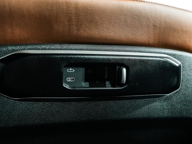 BMW X5 xDrive50e color Negro. Año 2024. 360KW(489CV). Híbrido Electro/Gasolina. En concesionario Oliva Motor Tarragona de Tarragona