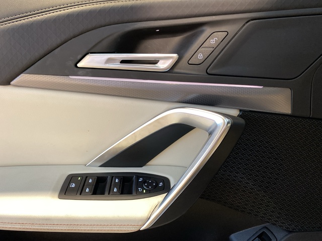 BMW X2 sDrive20i color Gris. Año 2024. 125KW(170CV). Gasolina. En concesionario Hispamovil, Orihuela de Alicante