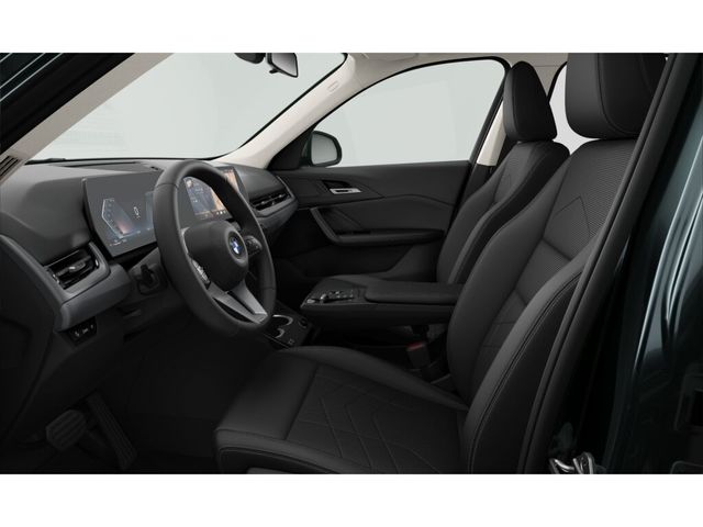 BMW X1 sDrive18i color Verde. Año 2024. 100KW(136CV). Gasolina. En concesionario Hispamovil Elche de Alicante