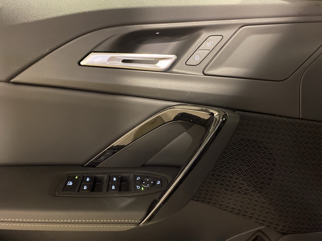 BMW X1 sDrive18i color Verde. Año 2024. 100KW(136CV). Gasolina. En concesionario Hispamovil, Orihuela de Alicante