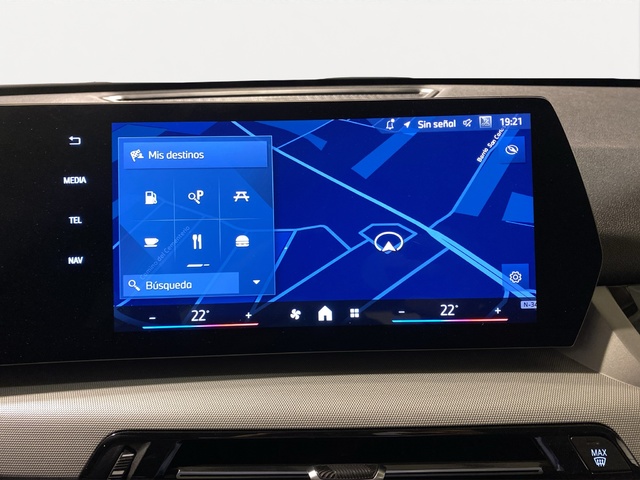 BMW X1 sDrive18i color Verde. Año 2024. 100KW(136CV). Gasolina. En concesionario Hispamovil, Orihuela de Alicante