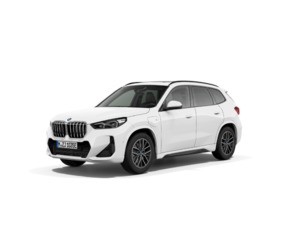 Fotos de BMW X1 xDrive25e color Blanco. Año 2025. 180KW(245CV). Híbrido Electro/Gasolina. En concesionario San Pablo Motor | Su Eminencia de Sevilla