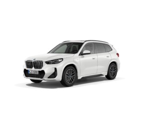 Fotos de BMW X1 xDrive25e color Blanco. Año 2025. 180KW(245CV). Híbrido Electro/Gasolina. En concesionario San Pablo Motor | Su Eminencia de Sevilla