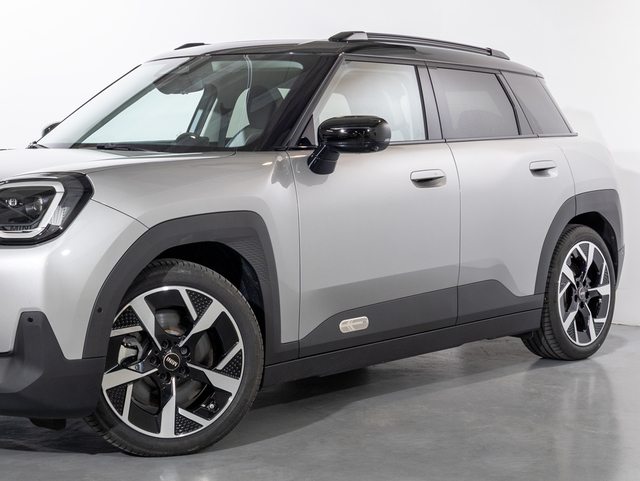 fotoG 10 del MINI MINI Aceman SE 160 kW (218 CV) 218cv Eléctrico del 2024 en Girona