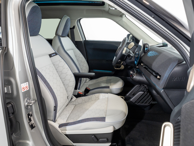 fotoG 11 del MINI MINI Aceman SE 160 kW (218 CV) 218cv Eléctrico del 2024 en Girona