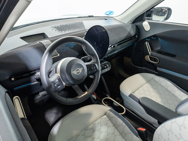 fotoG 14 del MINI MINI Aceman SE 160 kW (218 CV) 218cv Eléctrico del 2024 en Girona