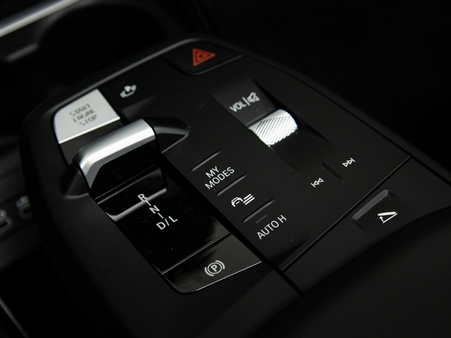 BMW X1 sDrive18i color Negro. Año 2025. 100KW(136CV). Gasolina. En concesionario BMW Fuenteolid Valladolid de Valladolid