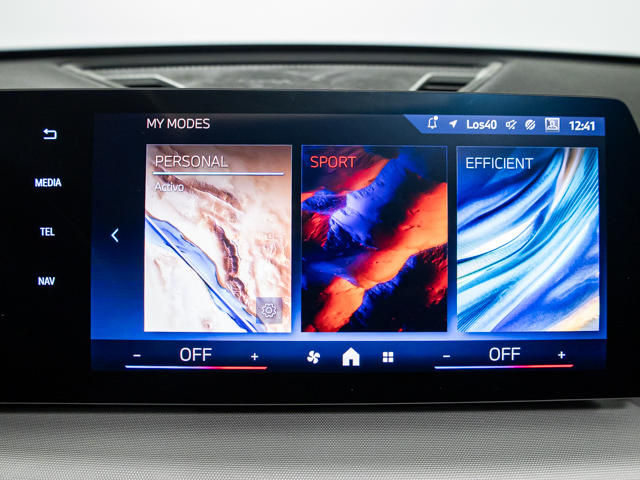 BMW X1 sDrive18i color Negro. Año 2025. 100KW(136CV). Gasolina. En concesionario BMW Fuenteolid Valladolid de Valladolid