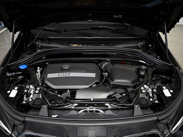 BMW X1 sDrive18i color Negro. Año 2025. 100KW(136CV). Gasolina. En concesionario BMW Fuenteolid Valladolid de Valladolid