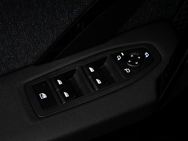 BMW X1 sDrive18i color Negro. Año 2025. 100KW(136CV). Gasolina. En concesionario BMW Fuenteolid Valladolid de Valladolid