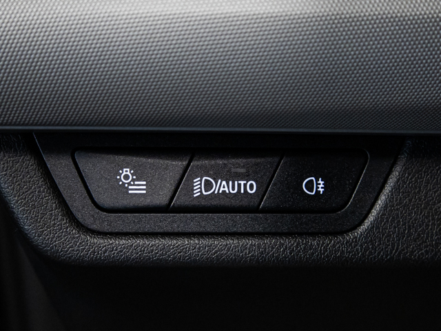 BMW X1 sDrive18i color Negro. Año 2025. 100KW(136CV). Gasolina. En concesionario BMW Fuenteolid Valladolid de Valladolid