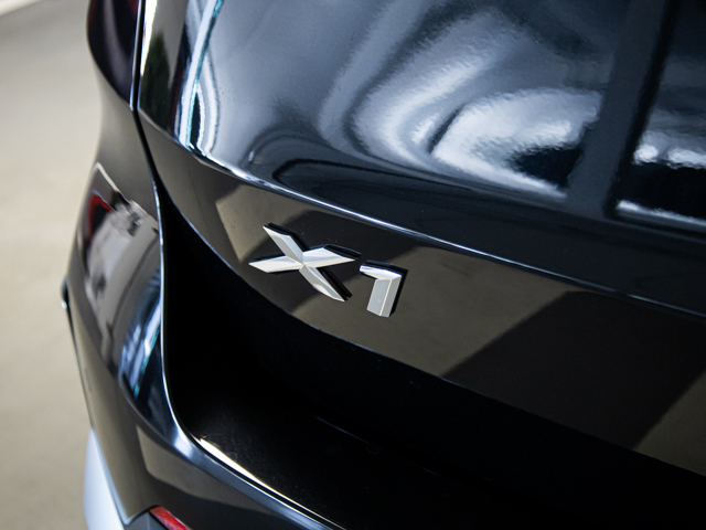 BMW X1 sDrive18i color Negro. Año 2025. 100KW(136CV). Gasolina. En concesionario BMW Fuenteolid Valladolid de Valladolid