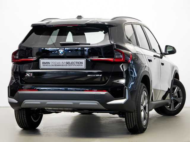BMW X1 sDrive18d color Negro. Año 2025. 110KW(150CV). Diésel. En concesionario BMW Fuenteolid Valladolid de Valladolid