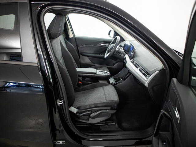 BMW X1 sDrive18d color Negro. Año 2025. 110KW(150CV). Diésel. En concesionario BMW Fuenteolid Valladolid de Valladolid