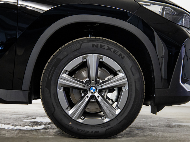 BMW X1 sDrive18d color Negro. Año 2025. 110KW(150CV). Diésel. En concesionario BMW Fuenteolid Valladolid de Valladolid