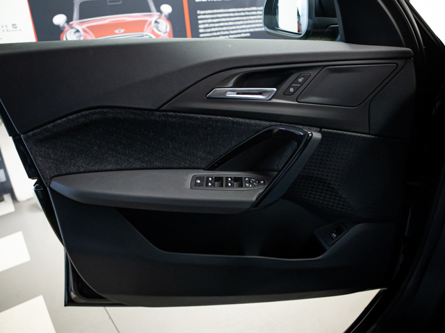 BMW X1 sDrive18d color Negro. Año 2025. 110KW(150CV). Diésel. En concesionario BMW Fuenteolid Valladolid de Valladolid