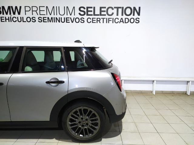 fotoG 13 del MINI MINI 5 Puertas Cooper C 115 kW (156 CV) 156cv Gasolina del 2025 en Alicante