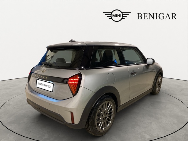 fotoG 3 del MINI MINI 3 Puertas Cooper C 115 kW (156 CV) 156cv Gasolina del 2024 en Alicante