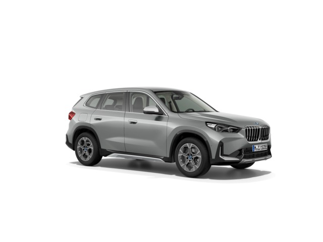 BMW X1 xDrive30e color Gris Plata. Año 2024. 240KW(326CV). Híbrido Electro/Gasolina. En concesionario Movilnorte El Plantio de Madrid