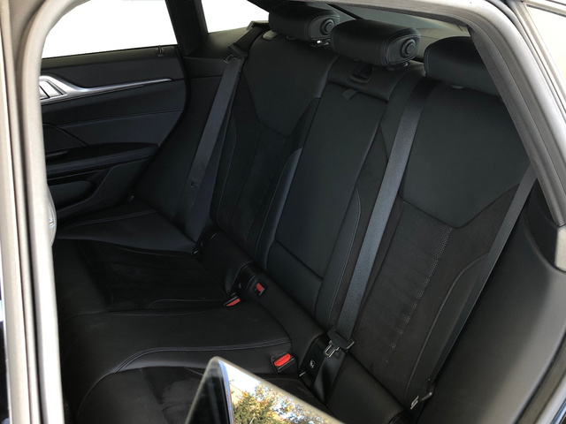 BMW Serie 4 420d Gran Coupe color Negro. Año 2024. 140KW(190CV). Diésel. En concesionario Vehinter Getafe de Madrid