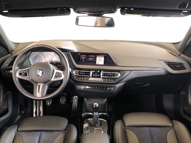 BMW Serie 1 116d color Negro. Año 2019. 85KW(116CV). Diésel. En concesionario Vehinter Getafe de Madrid