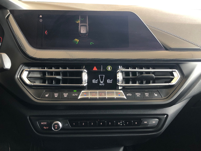 BMW Serie 1 116d color Negro. Año 2019. 85KW(116CV). Diésel. En concesionario Vehinter Getafe de Madrid