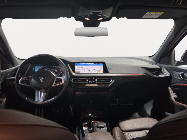 BMW Serie 1 118d color Negro. Año 2024. 110KW(150CV). Diésel. En concesionario Hispamovil Elche de Alicante